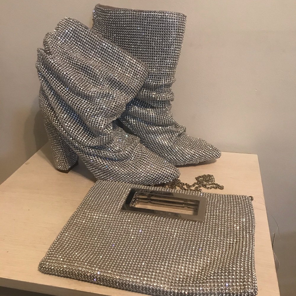 Diamond studded boots with clutch ✨